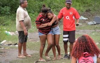 Perícia aponta mais de 40 tiros nos mortos e recolhe armas de PMs do Salgueiro