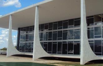 Com STF desfalcado, Fux decide que empate não absolve réu em ação penal