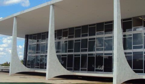 Com STF desfalcado, Fux decide que empate não absolve réu em ação penal