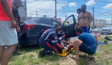 Jovens ficam feridos após grave acidente na Avenida das Torres
