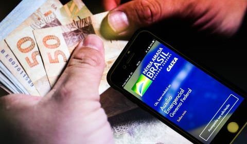 Trabalhadores nascidos em agosto podem sacar auxílio emergencial