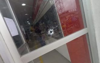 Urgente: criminosos invadem banco e roubam cliente em Tefé