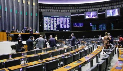 Congresso aprova projeto que amplia transparência sobre emendas de relator