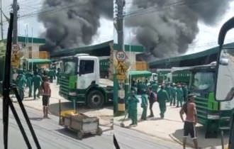 Desespero: funcionários são retirados com urgência da fábrica que pega fogo em Manaus; veja vídeo