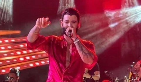 VÍDEO: casal foi flagrado fazendo sexo durante show de Gusttavo Lima
