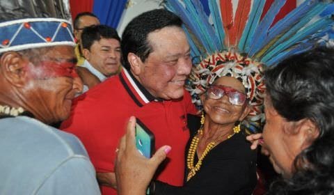 ‘Se tiver outra eleição, vai ser com o papai’, diz Adail Pinheiro durante convenção em Coari
