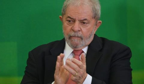 Lula decide frear ritmo e anunciar alianças eleitorais apenas em 2022