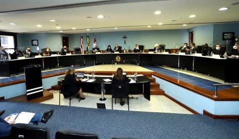 TCE-AM multa ex-presidente da Câmara de Coari em R$ 82,5 mil