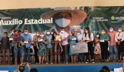 Wilson Lima anuncia liberação da parcela de dezembro do Auxílio Estadual e inicia entregas em Boca do Acre