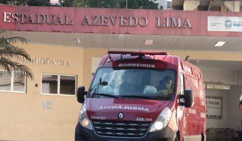 Urgente: acidente entre carro e moto deixa jovem morto