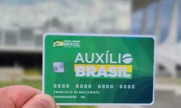 PEC dos Precatórios é aprovada no Senado e abre caminho para Auxílio Brasil permanente