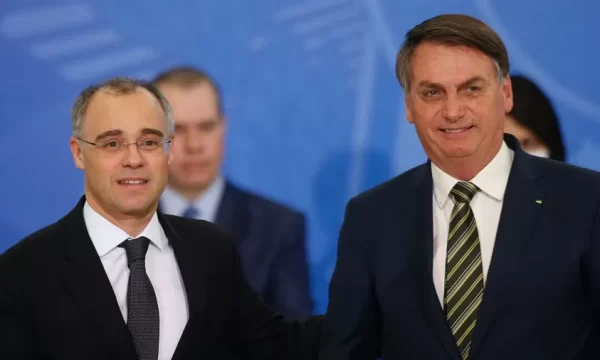 Bolsonaro usa vagas no STF em 2023 para barganhar apoio e atrair votos