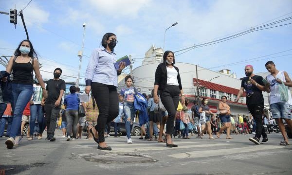 Brasil registra 13,4 mil novos casos de covid-19 em 24h