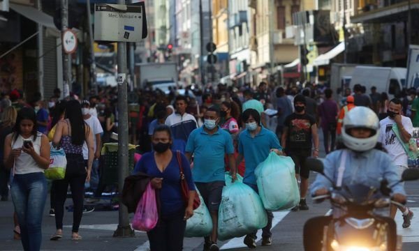 CNC: após período de quedas, confiança do comércio volta a subir