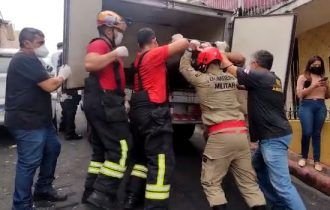 Com marcas de tiros, corpo de homem é encontrado boiando em igarapé em Manaus