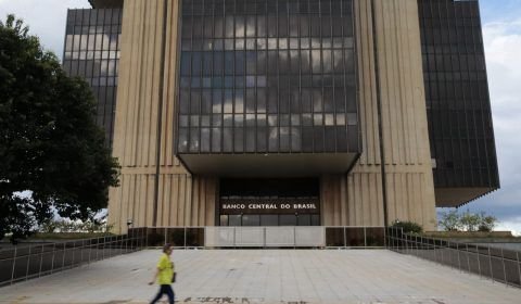Crédito concedido por bancos deve crescer 14,6% este ano, estima BC