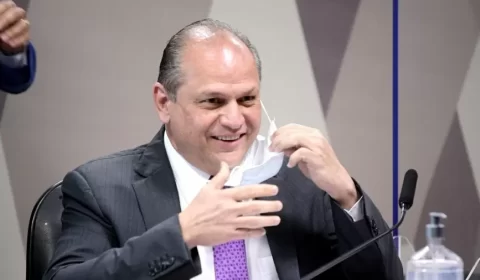 Fui vacinado porque precisava viajar, diz líder do governo Bolsonaro