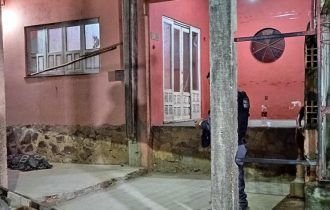 Homem é assassinado a tiros em frente à própria casa em Manaus