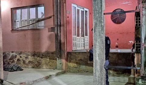 Homem é assassinado a tiros em frente à própria casa em Manaus