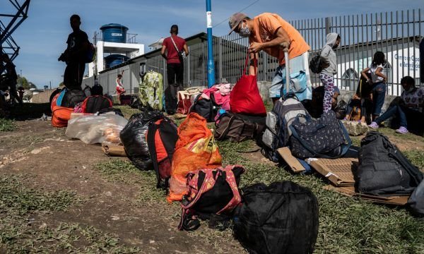 Migrantes venezuelanos enfrentam falta de cuidados de saúde, abrigo e serviços básicos em Roraima