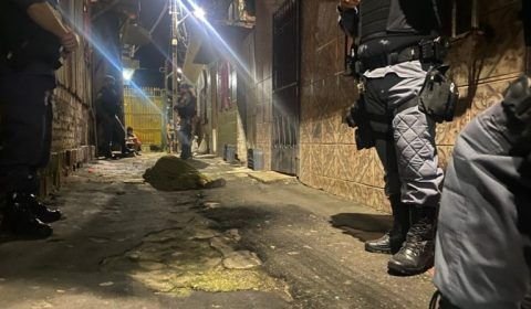 Mulher é assassinada a tiros em beco na zona sul de Manaus