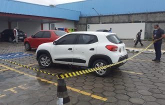 Passageiro e motorista de aplicativo são baleados no estacionamento da Bemol