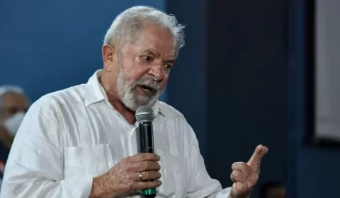 Pré-campanha de Lula nas redes foca em jovens e comparação com Bolsonaro