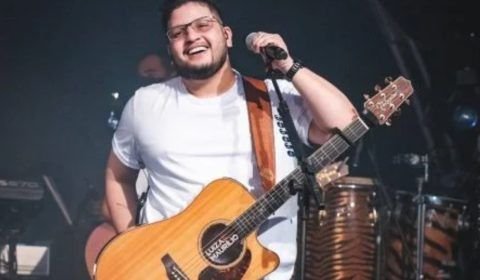 Relembre a trajetória do cantor Maurílio, que morreu aos 28 anos