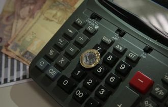 Setor público brasileiro tem superávit de R$ 15 bilhões em novembro