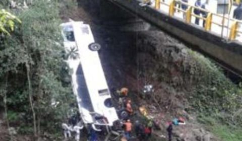 Urgente: acidente de ônibus deixa sete mortos