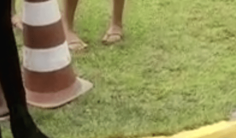 Urgente: Na véspera de Natal, dupla criminosa sai para roubar e acaba levando ‘carinho’ da população em Manaus; veja vídeos