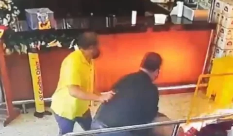 Vídeo: homem joga líquido inflamável e ateia fogo em supermercado