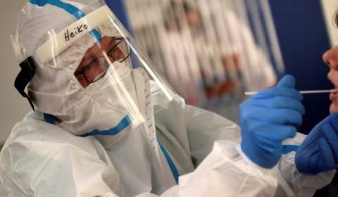 Américas têm pico de casos de Covid; Rússia e Ucrânia chegam a ‘beco sem saída’