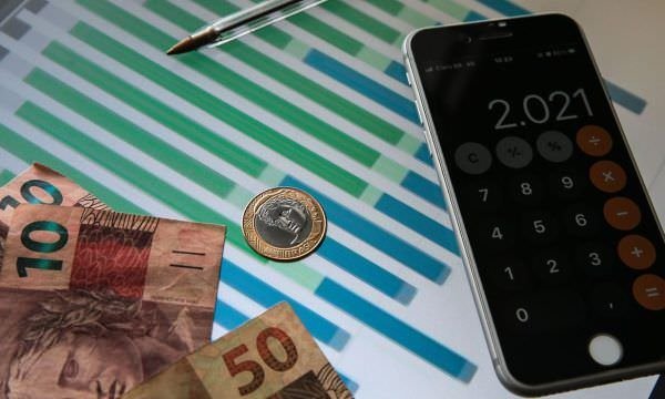 Atividade econômica cresce 0,69% em novembro, diz Banco Central