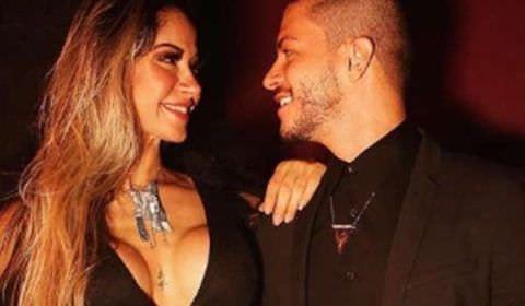 BBB 22: Arthur Aguiar 'ignora' abraço de Laís e web se diverte: "Não moveu um músculo"