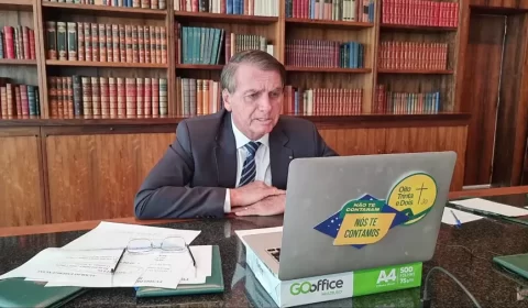 Bolsonaro põe fim à trégua com STF e liga ministros à candidatura de Lula