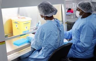 Brasil supera 100 mil casos diários de covid-19, com 112.286 registros em 24h