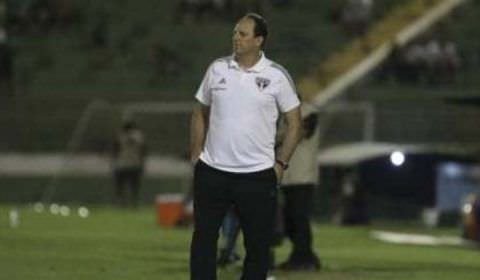 Ceni cobra melhora na criação do São Paulo após derrota na estreia