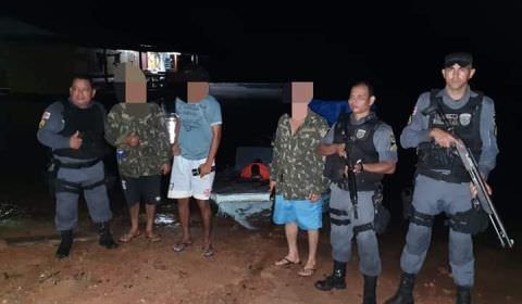Dupla é captura durante assalto em flutuante no Rio Peto da Eva