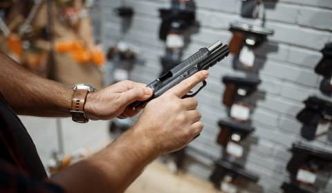 Estados bolsonaristas têm explosão do número de armas