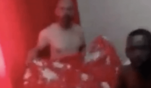 Esposa flagra marido dando ‘ré no quibe’ com moreno de 23cm; veja vídeo