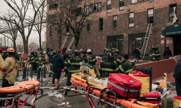 Incêndio em condomínio deixa vários mortos e feridos, em Nova York
