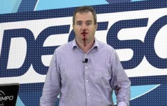 Jornalista aparece ensanguentado e faz denúncia: 'Sofri um atentado'
