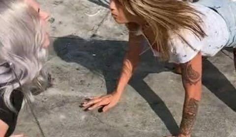Jovem veterinária abandona a profissão para viver como se fosse uma ‘cadela humana’; veja vídeos