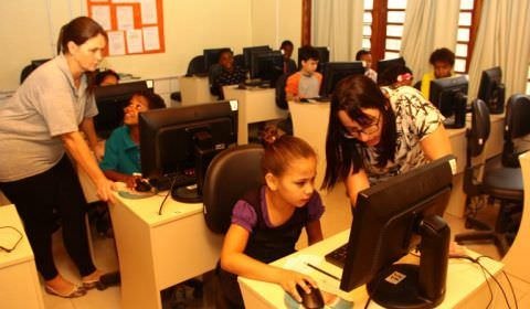 Medida provisória libera R$ 3,5 bilhões para internet em escolas públicas