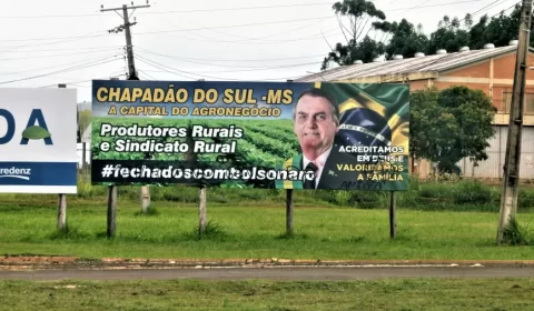 Outdoor pró-Bolsonaro e Prefiro Ciro configuram campanha eleitoral? Entenda