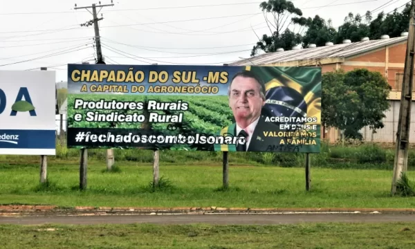 Outdoor pró-Bolsonaro e Prefiro Ciro configuram campanha eleitoral? Entenda