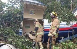 Piloto diz que rajada de vento provocou queda de avião