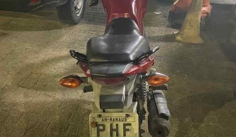 PM apreende adolescente de 16 anos com moto furtada em Manaus