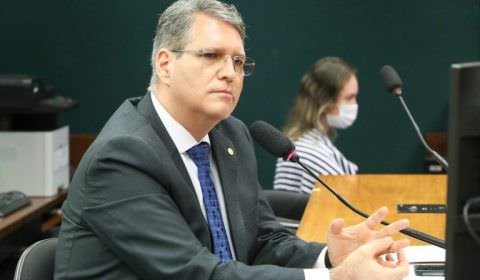 Projeto troca a palavra "gênero" por "sexo" em três artigos da Lei Maria da Penha  Fonte: Agência Câmara de Notícias